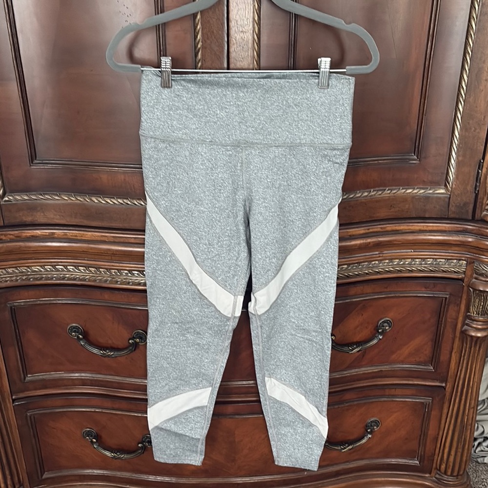 Aerie Gray and White Leggings Soft and Comfortable